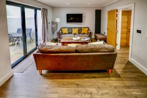 Photo 19- click for photo gallery